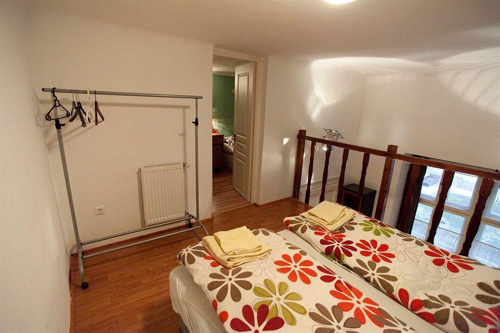 Budapest Easy Flat Opera Exterior photo